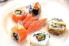 음식, 회, 연어회, 김밥, 일식, 사진,이미지,일러스트,캘리그라피 - 이준성작가 크라우드픽 - 저작권 걱정 없는 상업용 이미지
