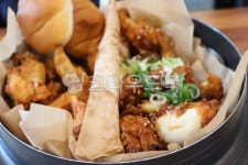 수원왕갈비통닭, 왕갈비통닭, 통닭, 가마솥치킨, 치킨, 사진,이미지,일러스트,캘리그라피 - Nsc8203작가 크라우드픽 - 저작권 걱정 없는 상업용... 