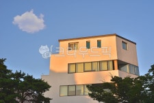 건물, 빌딩, 건축물, 오후햇살, 늦은오후, 사진,이미지,일러스트,캘리그라피 - space작가 크라우드픽 - 저작권 걱정 없는 상업용 이미지