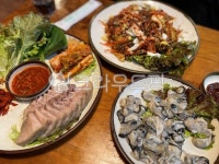 굴삼합, 굴보쌈, 보쌈, 생굴, 막국수, 사진,이미지,일러스트,캘리그라피 - rhcskfa79작가 크라우드픽 - 저작권 걱정 없는 상업용 이미지