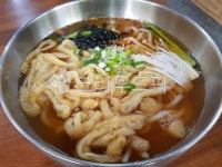 유부우동, 버섯우동, 우동, 일식집우동, 식당우동, 사진,이미지,일러스트,캘리그라피 - 피그롱작가 크라우드픽 - 저작권 걱정 없는 상업용 이미지