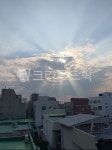 빛내림, 틴들현상, 옥상, 하늘, 구름, 사진,이미지,일러스트,캘리그라피 - 스물사흘작가 크라우드픽 - 저작권 걱정 없는 상업용 이미지