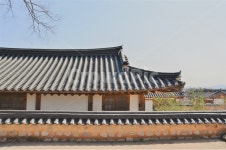 봄, 한옥, 경주, 기와, 마을, 사진,이미지,일러스트,캘리그라피 - 후앙작가작가 크라우드픽 - 저작권 걱정 없는 상업용 이미지