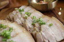 돔배고기, 수육, 돼지고기, 돼지수육, 보쌈, 사진,이미지,일러스트,캘리그라피 - Mooii작가 크라우드픽 - 저작권 걱정 없는 상업용 이미지