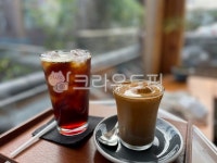 카페, 커피, 라떼, 아메리카노, 컵, 사진,이미지,일러스트,캘리그라피 - 콧수염총각작가 크라우드픽 - 저작권 걱정 없는 상업용 이미지
