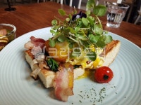 에그베네딕트, 요리, 음식, 브런치, 브런치카페, 사진,이미지,일러스트,캘리그라피 - 박한세작가 크라우드픽 - 저작권 걱정 없는 상업용 이미지