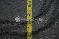 자동차, 드리프트, 스포츠, 바퀴자국, 스키드마크, 사진,이미지,일러스트,캘리그라피 - 자자yes0909작가 크라우드픽 - 저작권 걱정 없는 상업용... 