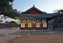 양화당, 창경궁, 창경궁야경, 궁궐, 왕궁, 사진,이미지,일러스트,캘리그라피 - Deep bLUE작가 크라우드픽 - 저작권 걱정 없는 상업용 이미지