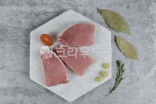 안심, 돼지고기, 월계수잎, 로즈마리, 방울토마토, 사진,이미지,일러스트,캘리그라피 - loo0713작가 크라우드픽 - 저작권 걱정 없는 상업용 이미지