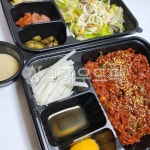 육회, 음식, 배달음식, 플라스틱용기, 한국음식, 사진,이미지,일러스트,캘리그라피 - eunmi13작가 크라우드픽 - 저작권 걱정 없는 상업용 이미지