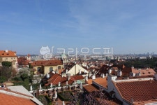 풍경, 체코, 프라하, 빨간지붕, 푸른하늘, 사진,이미지,일러스트,캘리그라피 - 호갈쓰작가 크라우드픽 - 저작권 걱정 없는 상업용 이미지