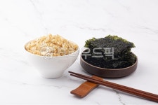 김, 구이김, 김구이, 소금김, 소금, 사진,이미지,일러스트,캘리그라피 - natsu u작가 크라우드픽 - 저작권 걱정 없는 상업용 이미지