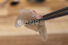 사시미, 일식, 생선회, 광어회, 자연식, 사진,이미지,일러스트,캘리그라피 - Nhide_pose작가 크라우드픽 - 저작권 걱정 없는 상업용 이미지