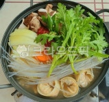 두부전골, 만두전골, 만두찌개, 탕, 찌개, 사진,이미지,일러스트,캘리그라피 - 수박그림작가 크라우드픽 - 저작권 걱정 없는 상업용 이미지