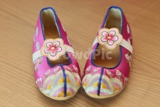 한국적, 전통적, 꼬까신, 꽃신, 고무신, 사진,이미지,일러스트,캘리그라피 - 사탕세알작가 크라우드픽 - 저작권 걱정 없는 상업용 이미지