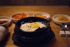 한식, 돌솥비빔밥, 한상, 푸짐함, 음식, 사진,이미지,일러스트,캘리그라피 - rasiel작가 크라우드픽 - 저작권 걱정 없는 상업용 이미지