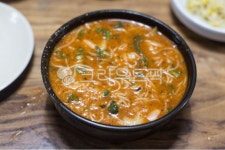 어죽, 어탕, 면, 뚝배기, 음식, 사진,이미지,일러스트,캘리그라피 - natsu u작가 크라우드픽 - 저작권 걱정 없는 상업용 이미지