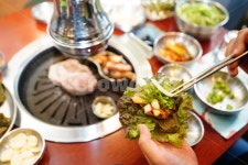 쌈, 고기, 식사, 음식, 푸드, 사진,이미지,일러스트,캘리그라피 - pb이로작가 크라우드픽 - 저작권 걱정 없는 상업용 이미지