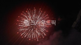 풍경, fireworks, 불꽃, 폭죽, 밤하늘, 사진,이미지,일러스트,캘리그라피 - 마뜨료쉬까작가 크라우드픽 - 저작권 걱정 없는 상업용 이미지