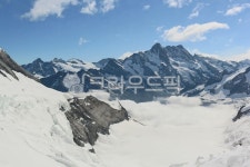 설산, 산, mountain, 눈, 얼음, 사진,이미지,일러스트,캘리그라피 - aliciajyc작가 크라우드픽 - 저작권 걱정 없는 상업용 이미지