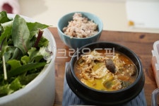 순두부찌개, 찌개, 요리, 집밥, 뚝배기, 사진,이미지,일러스트,캘리그라피 - pb이로작가 크라우드픽 - 저작권 걱정 없는 상업용 이미지