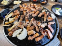 고기, 구이, 돼지고기, 돼지구이, 솥뚜껑, 사진,이미지,일러스트,캘리그라피 - 나메워니작가 크라우드픽 - 저작권 걱정 없는 상업용 이미지