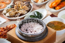 쌀, 한식, 돌솥밥, 간장게장정식, 정식, 사진,이미지,일러스트,캘리그라피 - 미미스튜디오작가 크라우드픽 - 저작권 걱정 없는 상업용 이미지