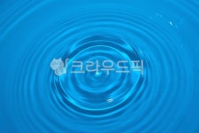 물, 물방울, 파장, 패턴, 배경, 사진,이미지,일러스트,캘리그라피 - 프리이미지작가 크라우드픽 - 저작권 걱정 없는 상업용 이미지