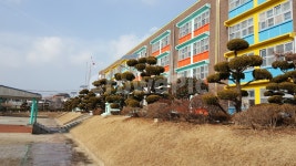 초등학교, 초등학교외관, 초등학교전경, 학교외관, 학교건물, 사진,이미지,일러스트,캘리그라피 - storynves작가 크라우드픽 - 저작권 걱정... 