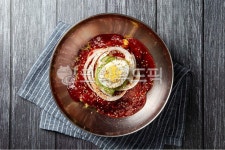 비빔국수, 비빔냉면, 여름, 한국음식, 음식, 사진,이미지,일러스트,캘리그라피 - 달팽이아빠작가 크라우드픽 - 저작권 걱정 없는 상업용 이미지