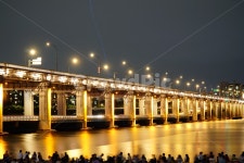 한국, 서울, 한강, 반포대교, 달빛무지개분수, 사진,이미지,일러스트,캘리그라피 - 드래곤볼작가 크라우드픽 - 저작권 걱정 없는 상업용 이미지