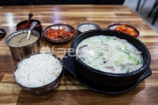 뚝배기, 사골국물, 순대, 돼지머릿고기, 파, 사진,이미지,일러스트,캘리그라피 - 우리들작가 크라우드픽 - 저작권 걱정 없는 상업용 이미지