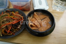 음식, 푸드, 한식, 집밥, 잡채, 사진,이미지,일러스트,캘리그라피 - pb이로작가 크라우드픽 - 저작권 걱정 없는 상업용 이미지