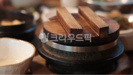 연솥뚜껑 | 돌솥, 돌솥뚜껑, 뚜껑, 솥, 돌, 사진,이미지,일러스트,캘리그라피 - 앨리작가 크라우드픽 - 저작권 걱정 없는 상업용 이미지