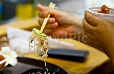 식사, 음식, 연출, 젓가락질, 푸드, 사진,이미지,일러스트,캘리그라피 - pb이로작가 크라우드픽 - 저작권 걱정 없는 상업용 이미지