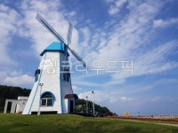 옥외, 풍차, 하늘, 구름, 풍경, 사진,이미지,일러스트,캘리그라피 - white9720작가 크라우드픽 - 저작권 걱정 없는 상업용 이미지