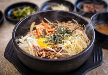 돌솥비빔밥, 한식, 음식, 분식, 뚝배기, 사진,이미지,일러스트,캘리그라피 - 만이작가 크라우드픽 - 저작권 걱정 없는 상업용 이미지