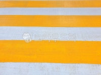 횡단보도, 안전지대, 아파트, 길, 건널목, 사진,이미지,일러스트,캘리그라피 - fresh air작가 크라우드픽 - 저작권 걱정 없는 상업용 이미지