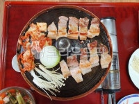 솥뚜껑, 삼겹살, 솥뚜껑삼겹살, 솥뚜껑삼겹살구이, 돼지고기, 사진,이미지,일러스트,캘리그라피 - 앙마작가 크라우드픽 - 저작권 걱정 없는 상업용... 
