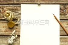 공백, 백, 틀, 비어있는, 나무탁자, 사진,이미지,일러스트,캘리그라피 - borina작가 크라우드픽 - 저작권 걱정 없는 상업용 이미지
