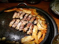 꽃삼겹, 삼겹살, 철판구이, 김치, 삼겹, 사진,이미지,일러스트,캘리그라피 - 레레레작가 크라우드픽 - 저작권 걱정 없는 상업용 이미지