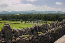 제주풍경, 돌담, 자연풍경, 산굼부리, 화창한날씨, 사진,이미지,일러스트,캘리그라피 - bini작가 크라우드픽 - 저작권 걱정 없는 상업용 이미지