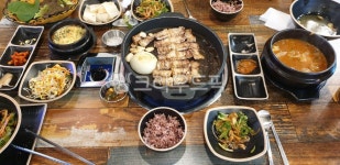 삼겹살, 고기집, 음식, 식사, 고기, 사진,이미지,일러스트,캘리그라피 - eagles173작가 크라우드픽 - 저작권 걱정 없는 상업용 이미지