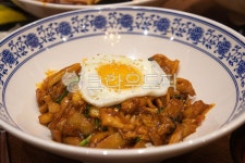 푸드, 음식, food, 중화비빔밥, 비빔밥, 사진,이미지,일러스트,캘리그라피 - 먹스타 킹콩작가 크라우드픽 - 저작권 걱정 없는 상업용 이미지