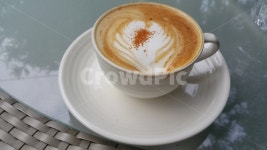 카페라떼, 커피, 카페, 커피잔, 어느오후, 사진,이미지,일러스트,캘리그라피 - 꿈꾸는 도도새작가 크라우드픽 - 저작권 걱정 없는 상업용 이미지