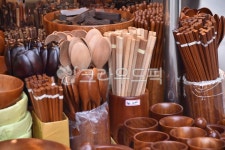 spoon, 숟가락, 젓가락, 나무식기, 식기, 사진,이미지,일러스트,캘리그라피 - Ndmsgur002작가 크라우드픽 - 저작권 걱정 없는 상업용 이미지