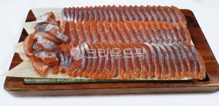 송어, 나무접시, 음식, 송어회, 횟집, 사진,이미지,일러스트,캘리그라피 - Nphseo59작가 크라우드픽 - 저작권 걱정 없는 상업용 이미지