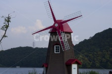 풍차, 호수, 하늘, 구름, 바람개비, 사진,이미지,일러스트,캘리그라피 - Naturis작가 크라우드픽 - 저작권 걱정 없는 상업용 이미지