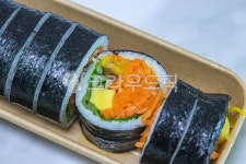 김밥, 당근김밥, food, 음식, 식사, 사진,이미지,일러스트,캘리그라피 - 먹스타 킹콩작가 크라우드픽 - 저작권 걱정 없는 상업용 이미지