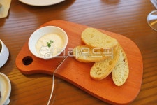 식전빵, 빵, 식전음식, 바게트, bread, 사진,이미지,일러스트,캘리그라피 - 늑돌이작가 크라우드픽 - 저작권 걱정 없는 상업용 이미지
